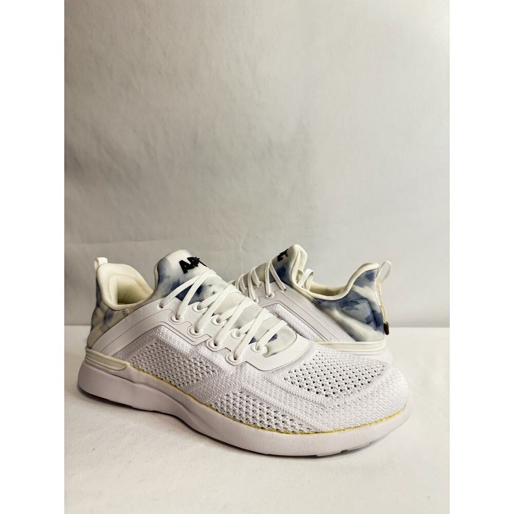 APL 95672 white 8.5 NWT